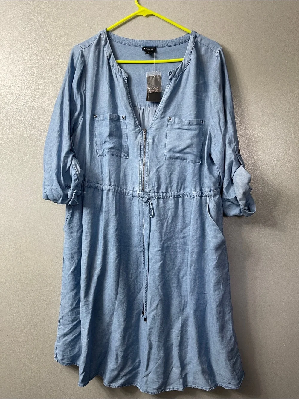 Torrid Chambray Split Neck Shirt Dress Women's Size 0 (12) Roll Tab Sleeves NWT - Picture 3 of 8